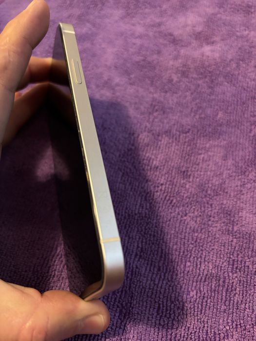 Iphone 12 64 gb  бял