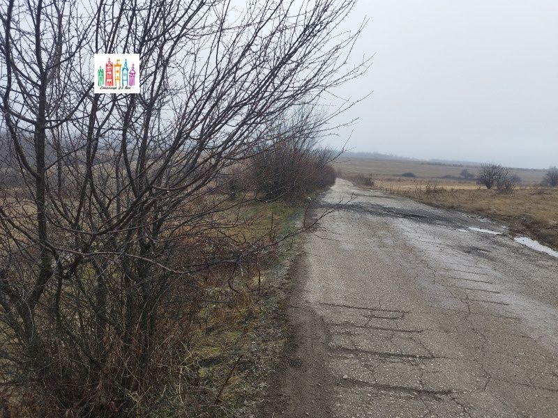 Продавам парцел във Вакарел