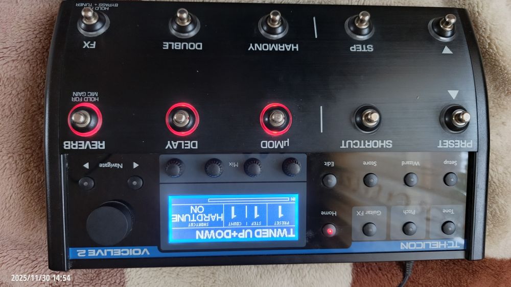 Продам.   Tc helicon. voicelive 2