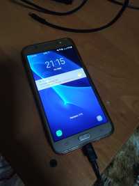 Смартфон Samsung Galaxy J7 (2016). Сколов, косяков нет