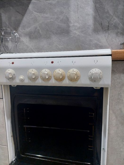 Продам электрическую плиту. Цена: 85 000тг. Самовывоз с Куленовки.