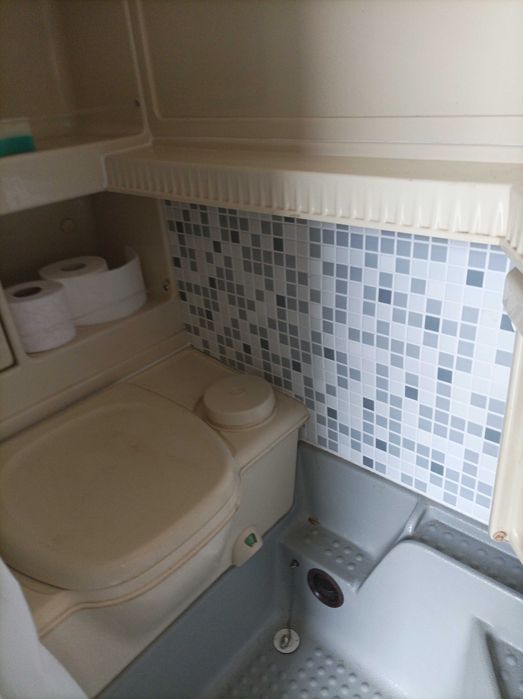 Продавам запазена каравана Хоби Класик