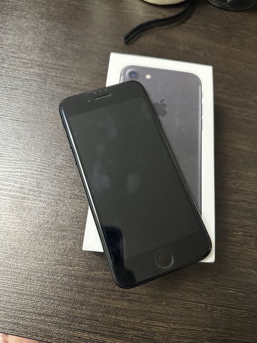 iPhone 7 в хорошем состояний