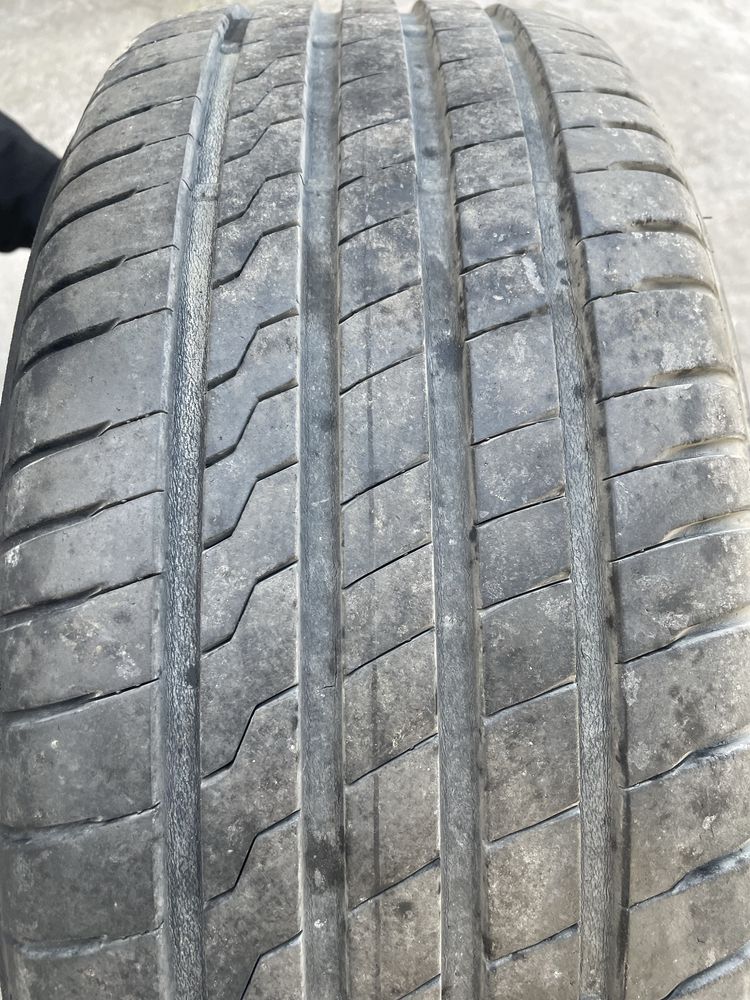 Продавам гуми с джанти за Audi