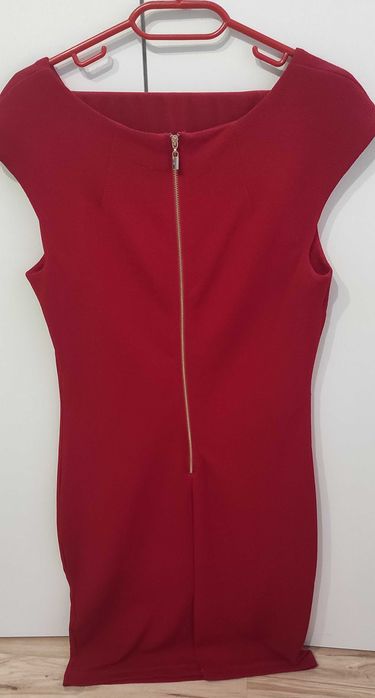 Стилна червена рокля от брошура на Avon, размер L