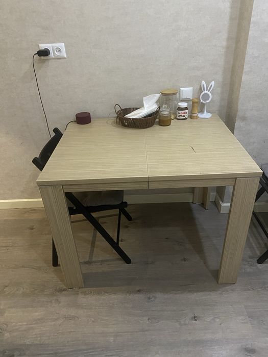 Продам кухонный раздвижной стол, 80*100 в собр. 80*140 в раздвиж сост.