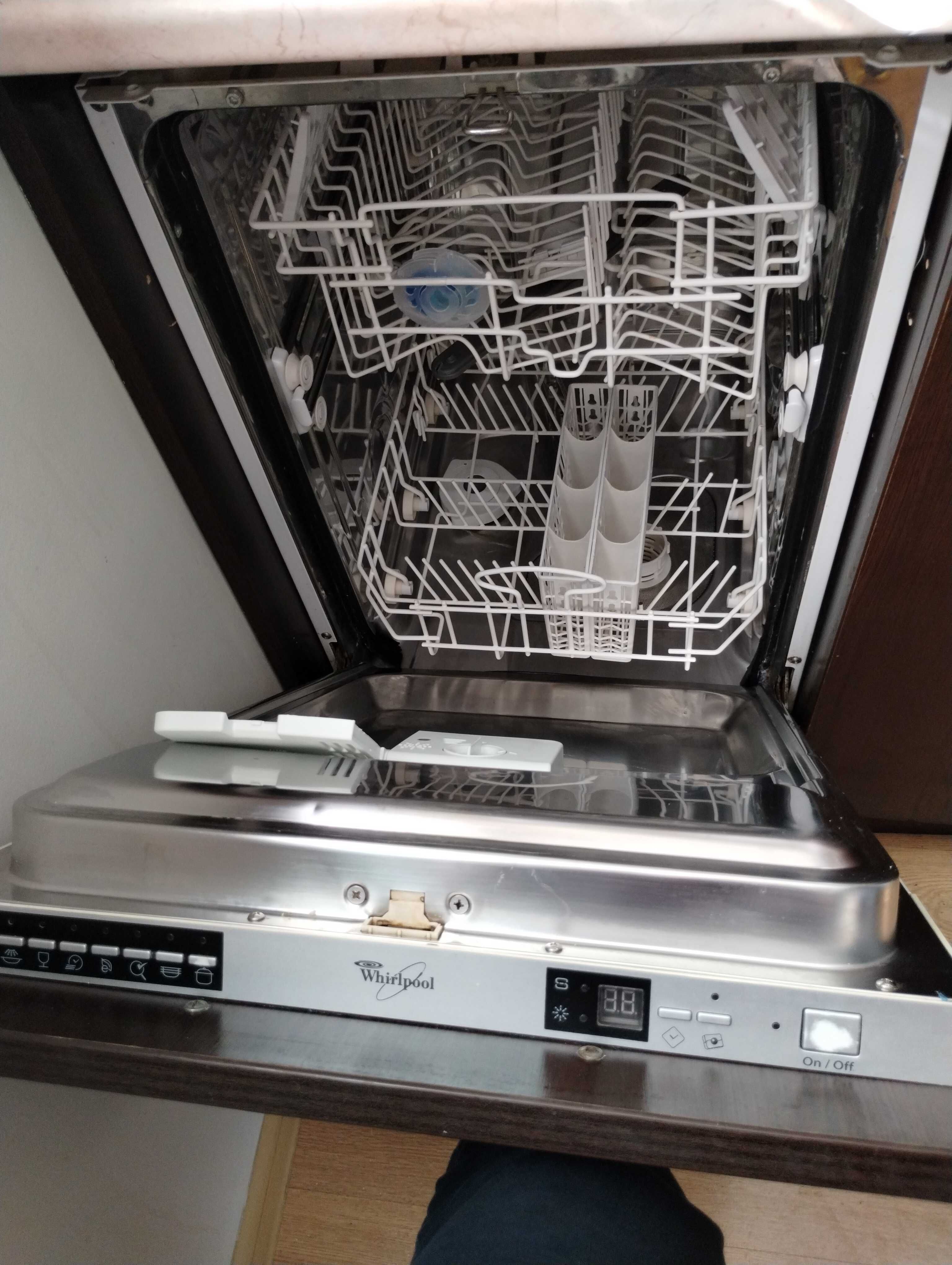 Продавам съдомиялна Whirlpool