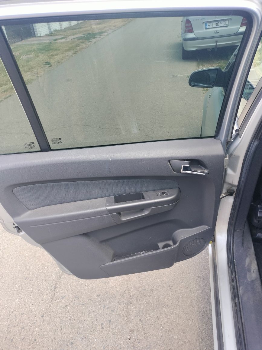 Opel Zafira b 1.9. 2007