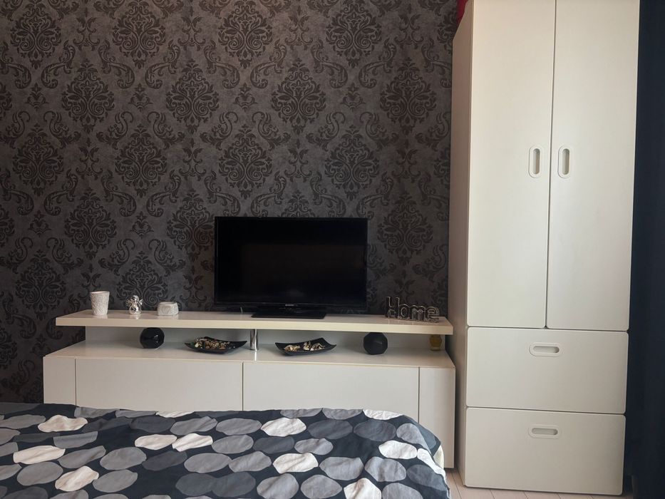 Dulap cu doua usi Ikea in stare foarte buna