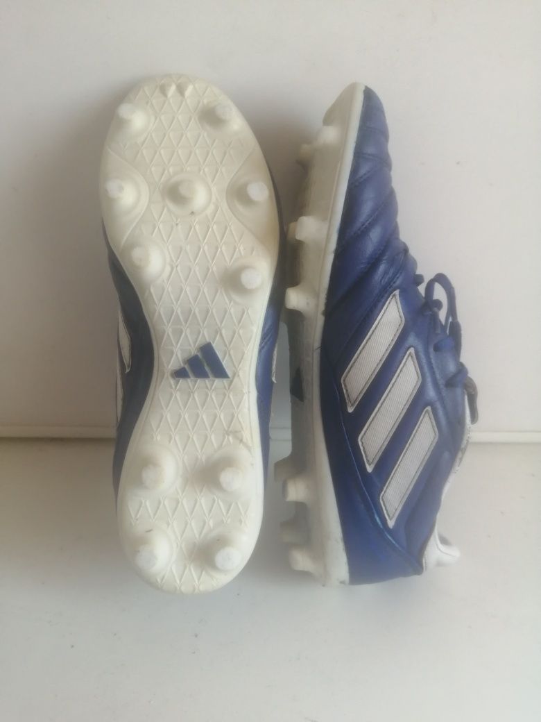 Футболни Бутонки, маркови,, Adidas.