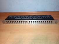 Студиен 48-канален пач Behringer PX2000