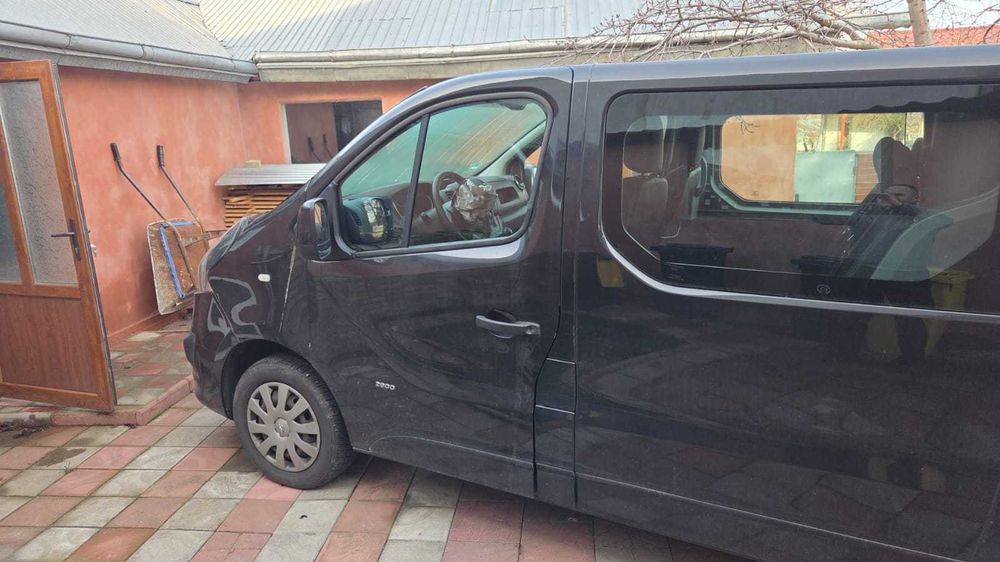 opel vivaro 5 locuri 1.6d 2015 avariat
