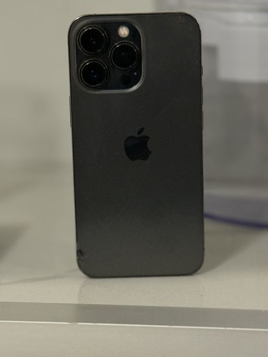 Телефон Айфон 13про