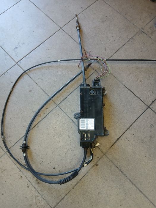 Frana de mana mercedes w221 S class