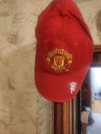 Продавам оригинална шапка на Манчестър Юнайтед