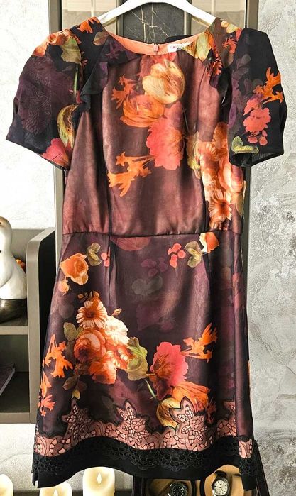 Продам платье 42-44 размер