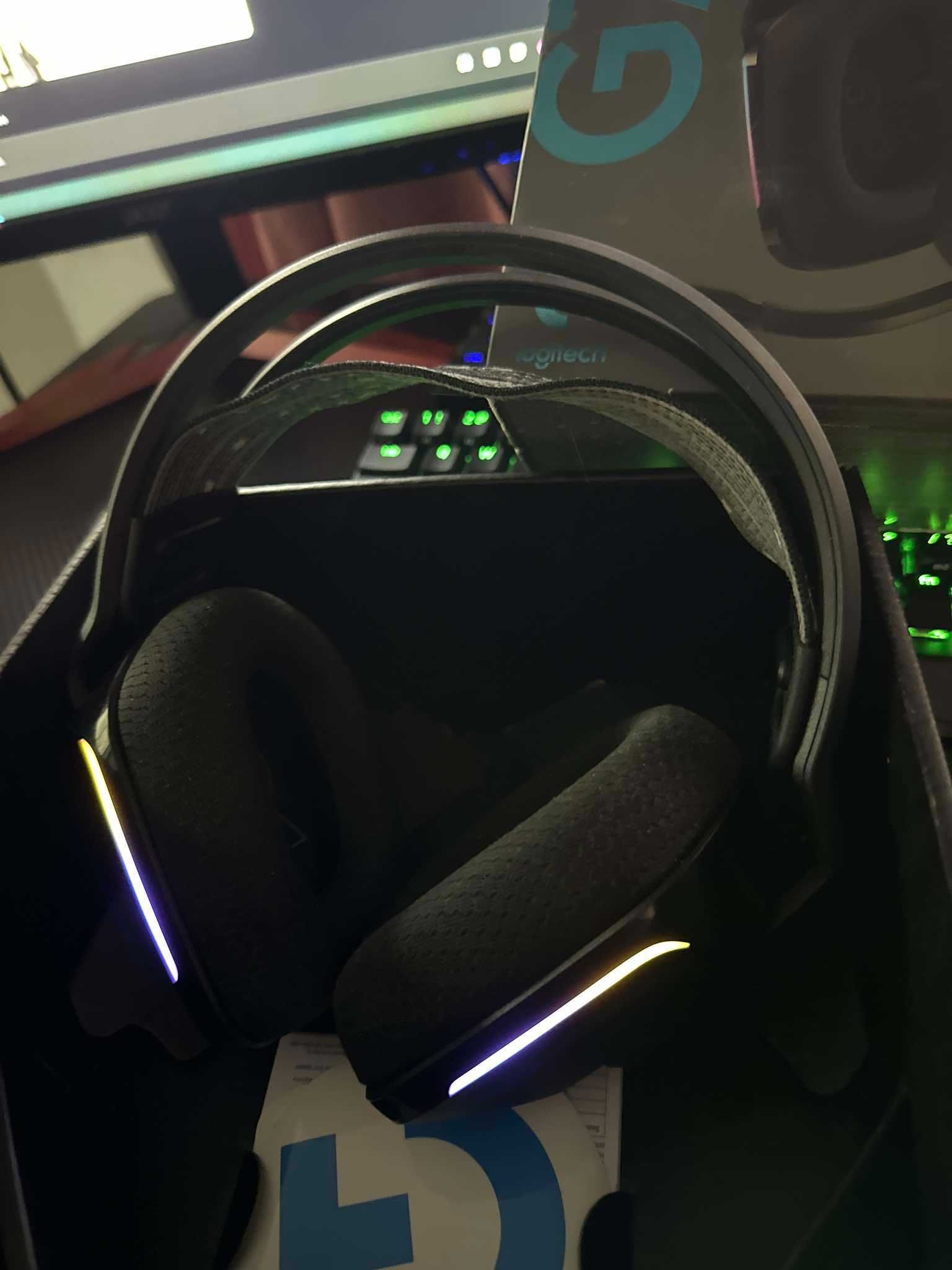 Logitech G733 LIGHTSPEED Wireless Черни Геймарски слушалки