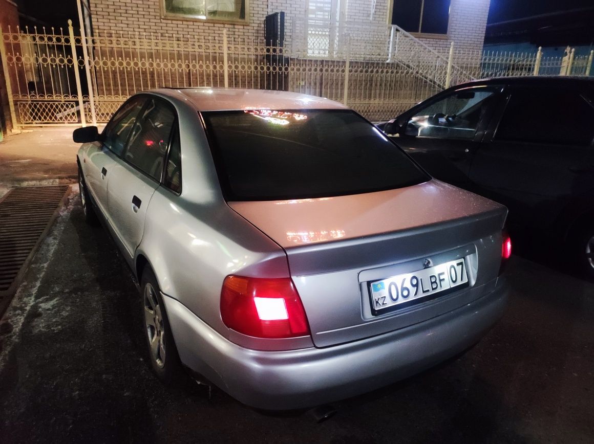 Продам audi a4 b5 1.6 adp