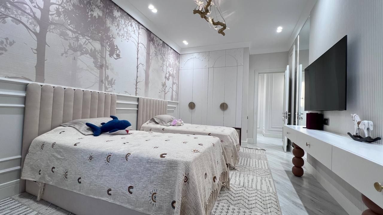 Продается 4х ком квартира, ор-р: Канадская школа/Попугайчик, 140 м²