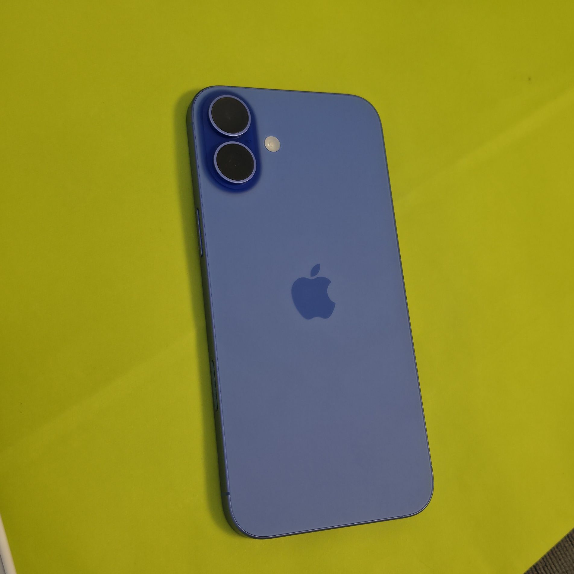 НЕАКТИВИРАН 512GB iPhone 16 Plus + Yettel Гаранция 2028 ULTRAMARINE
