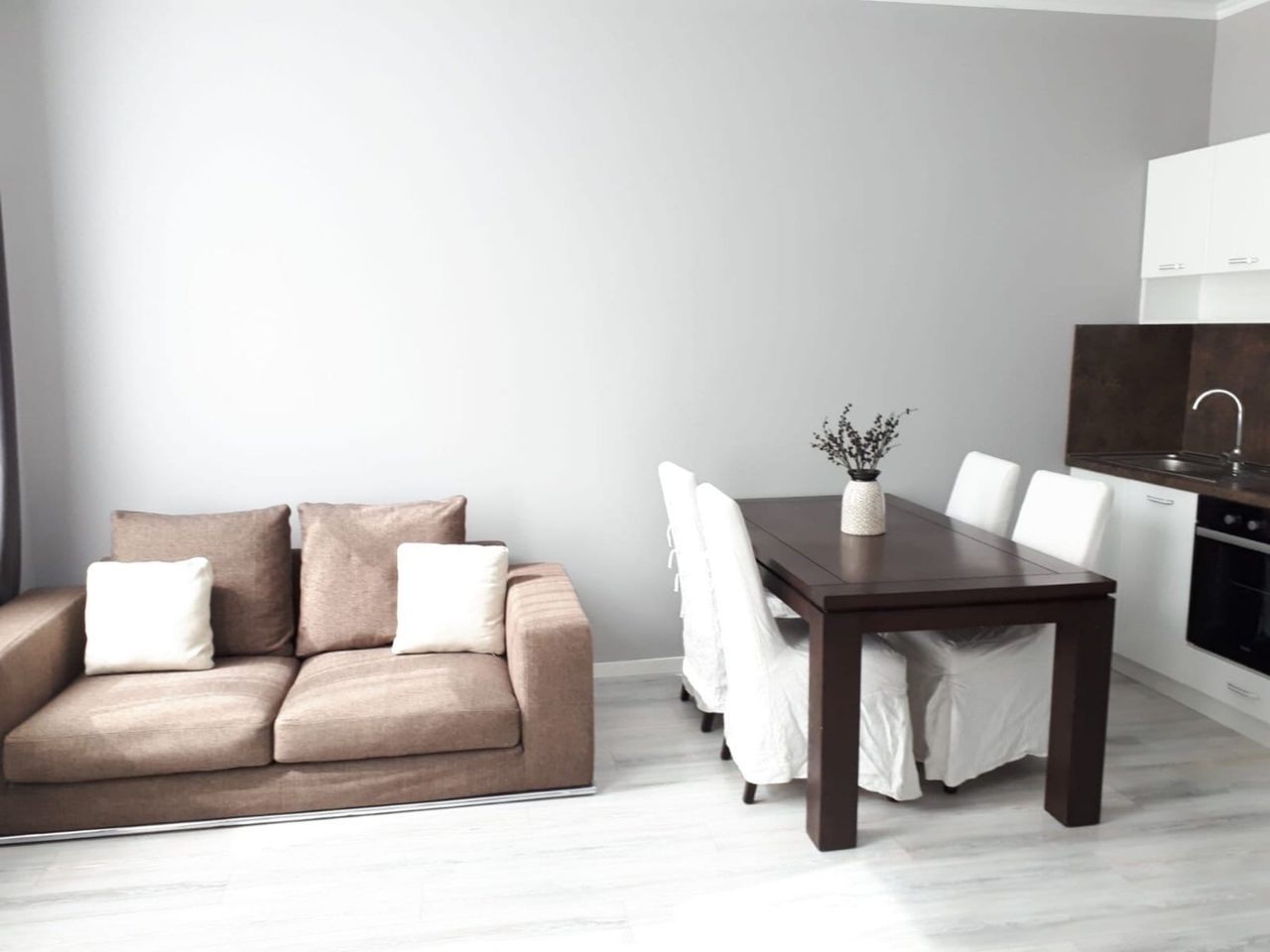 Продава се Двустаен апартамент в Варна, Погреби - 89 кв.м за 2461 €/кв.м - Снимка #8
