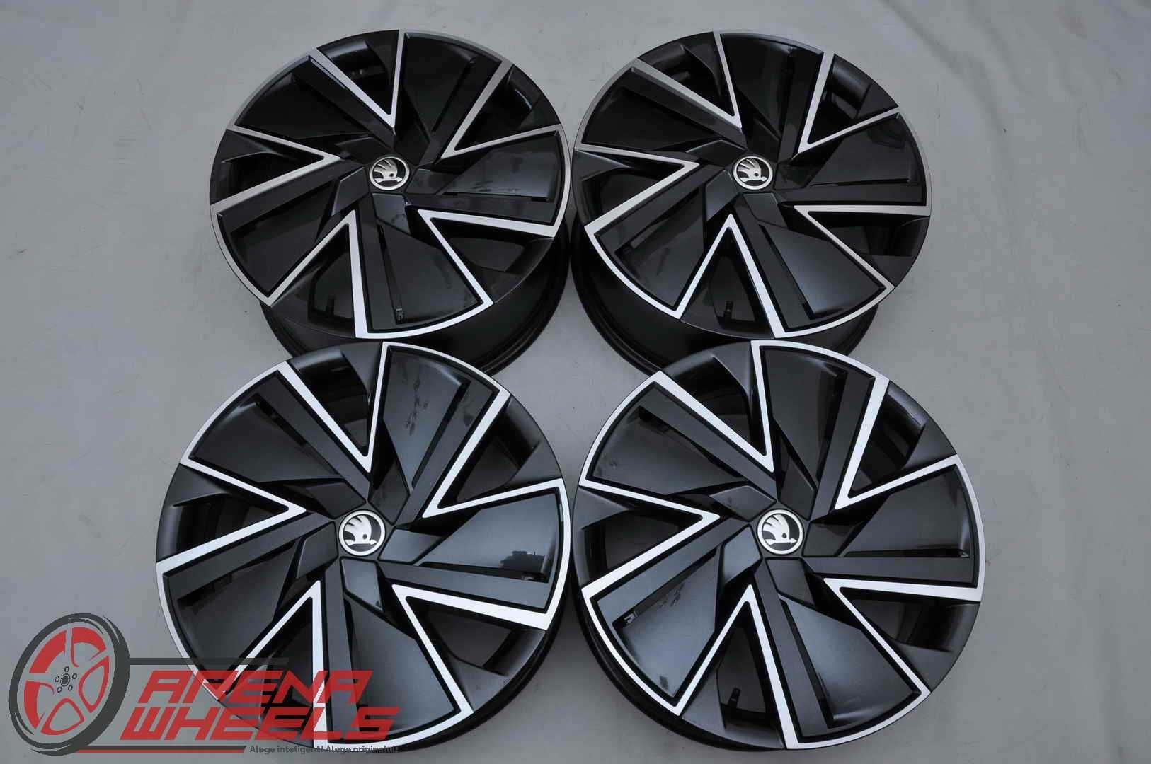 Jante Noi 18 inch Originale Skoda Superb 3 R18 Negru + Diamond Cut