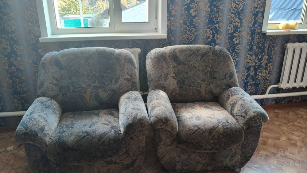 Диван, и 2 кресла