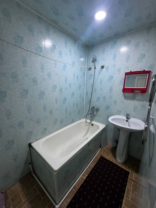 Комната ижарага берилади.