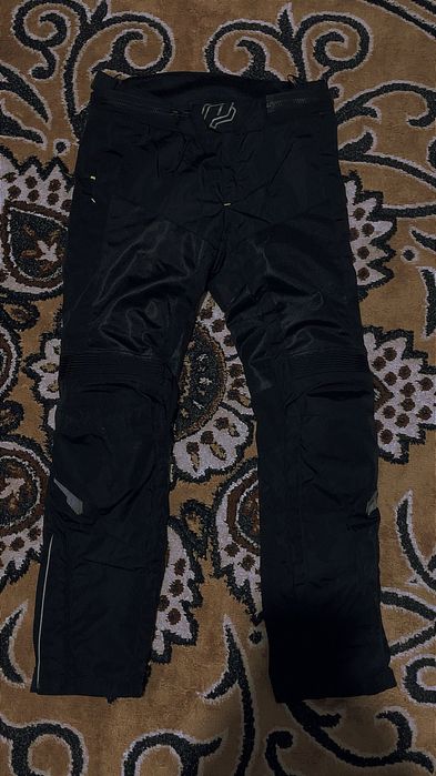 Vand pantaloni motocicleta ca nou