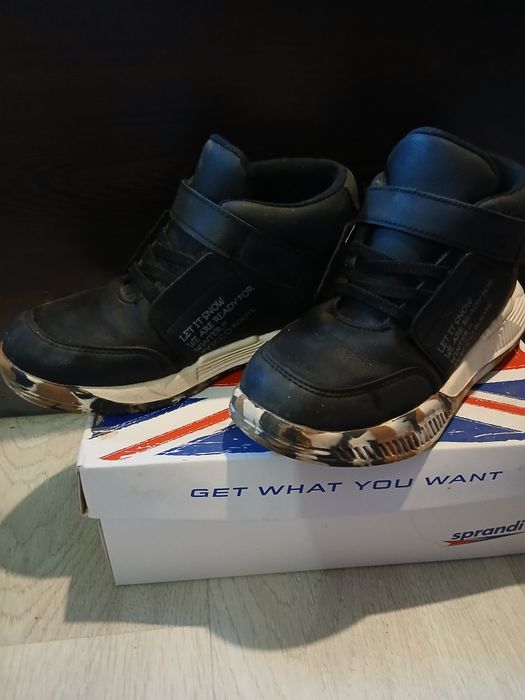 Детски обувки два чифта