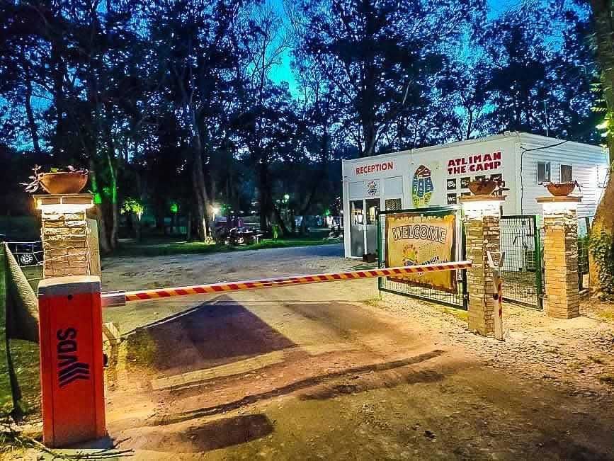 Каравана "Без грижи"къмпинг Атлиман Китен