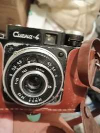 Стари фотоапарат и светкавица