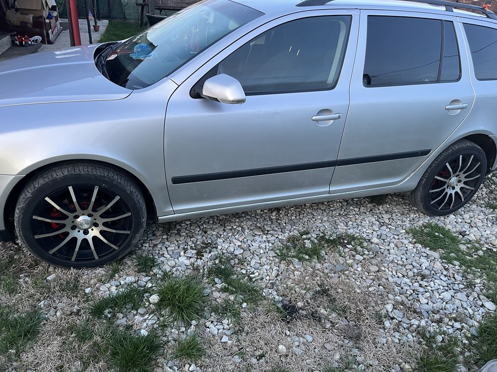 Vand sau schimb skoda octavia 2 4x4