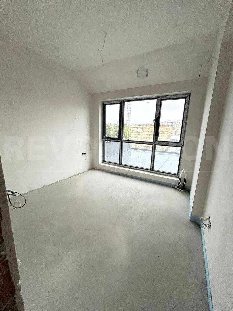 Продава се Тристаен апартамент в София, Надежда 2 - 113 кв.м за 2762 €/кв.м - Снимка #3