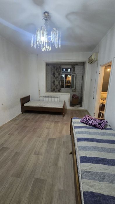 Срочно. Аренда. 1 комнатная с обстановкой.  Можно парням