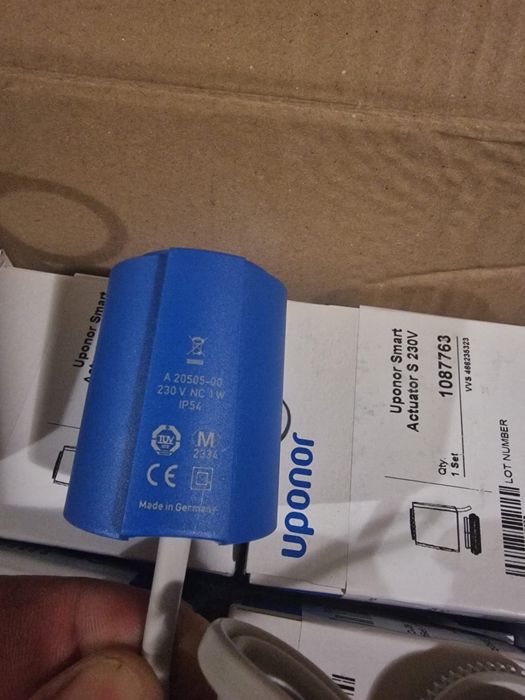 Vând actuator, distribuitor uponor