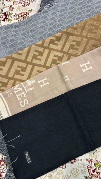 Брендовый кашемировый шарф — новый