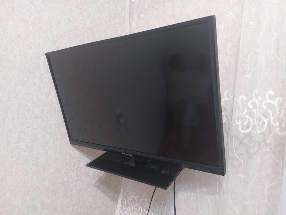 продам телевизор Elenberg