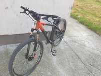 Vând bicicleta cube