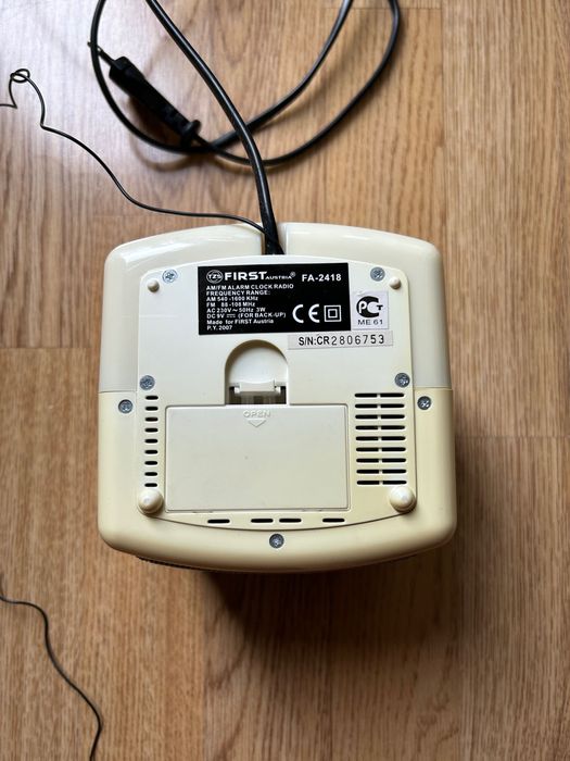 Ретро радиочасовник First Austria – FM/AM