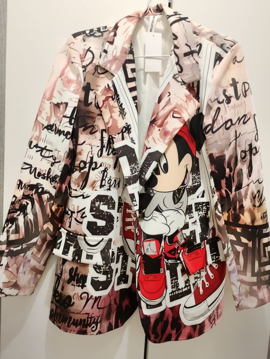 Уникално дамско сако с цветен принт 
За пор