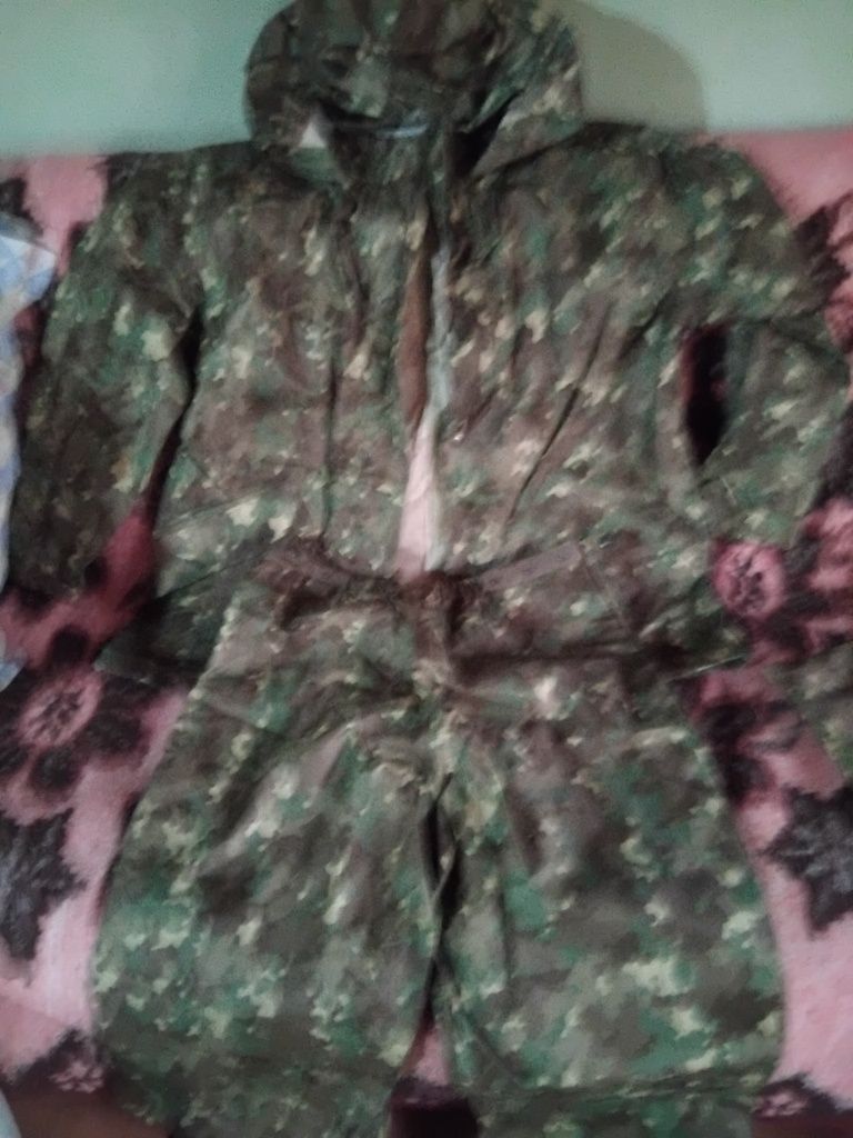 Vind costum intemperii și scurtă camuflaj