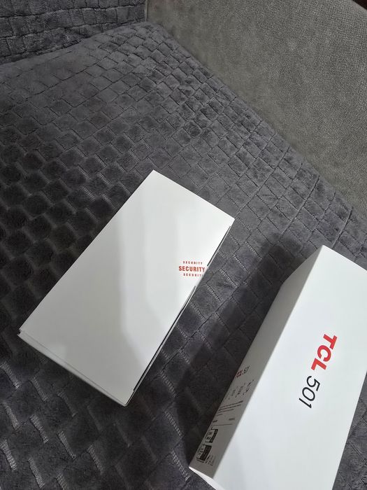 Telefon TCL 501 Nou