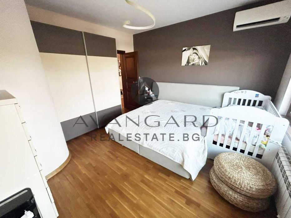 Продава се Тристаен апартамент в Пловдив, Кършияка - 145 кв.м за 2042 €/кв.м - Снимка #8