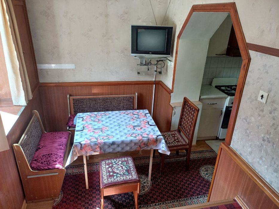 Аренда Метро Шахристанская 2 х комн.с обстановкой.