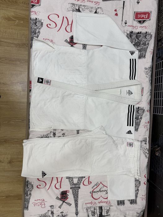 Продаётся кимоно дзюдо Адидас