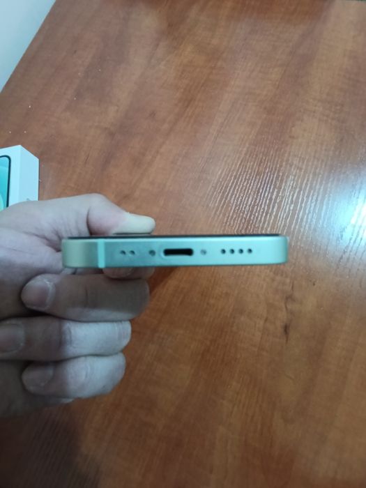 iPhone 12 mini продаётся