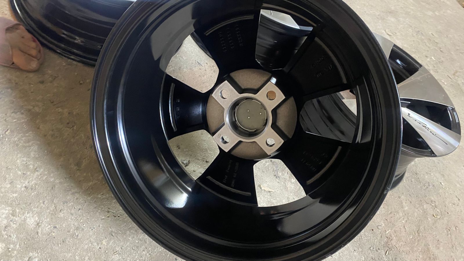 R15 PCD 4*108 Комплект новых легкосплавных дисков