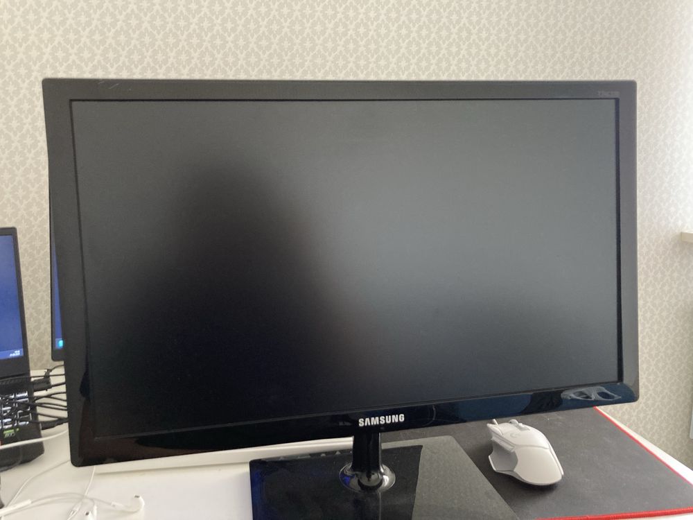Монитор Samsung LT24C370