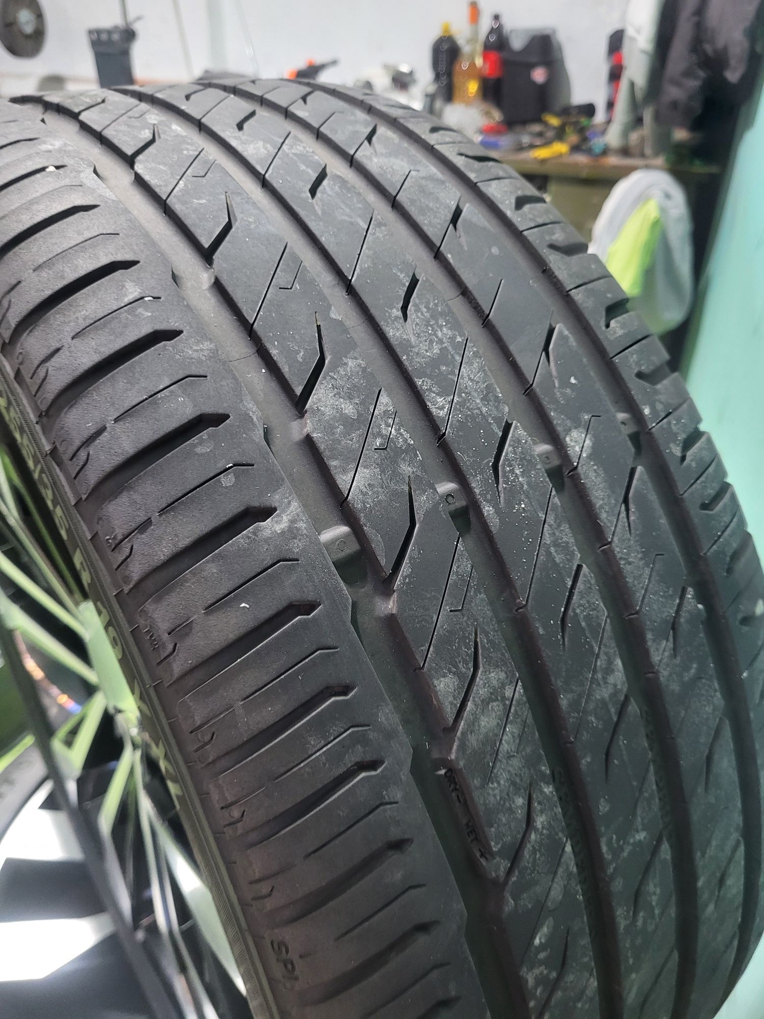 4 бр летни 255/35/19 Semperit